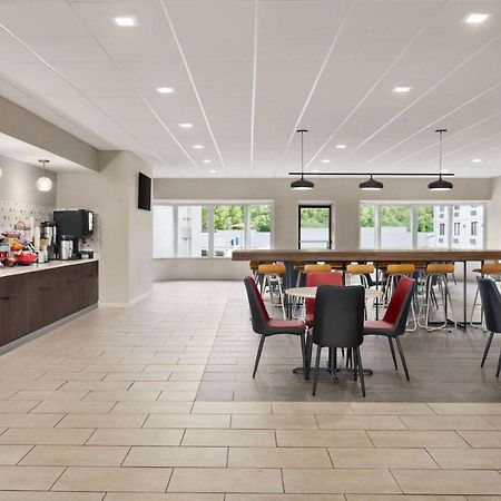 Ramada By Wyndham Allentown Bethlehem Екстериор снимка
