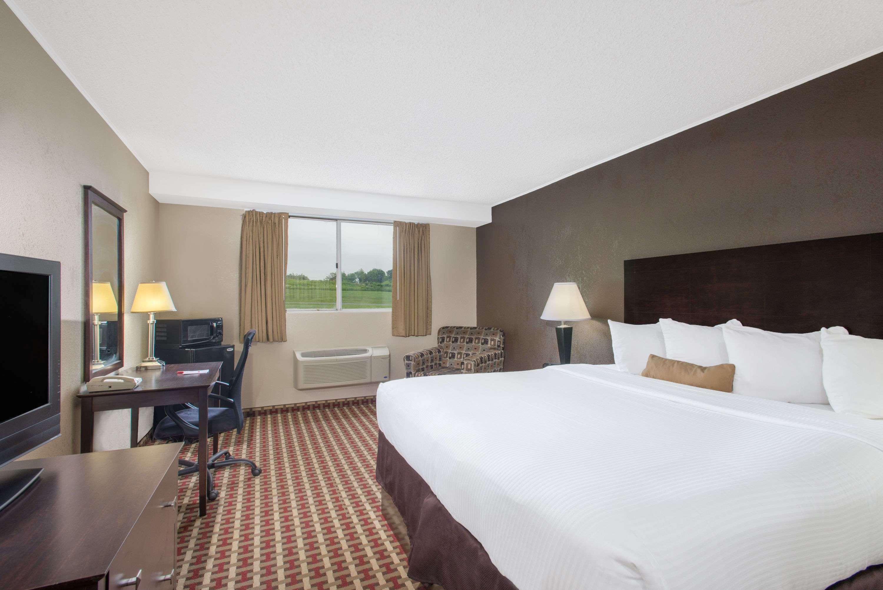 Ramada By Wyndham Allentown Bethlehem Екстериор снимка