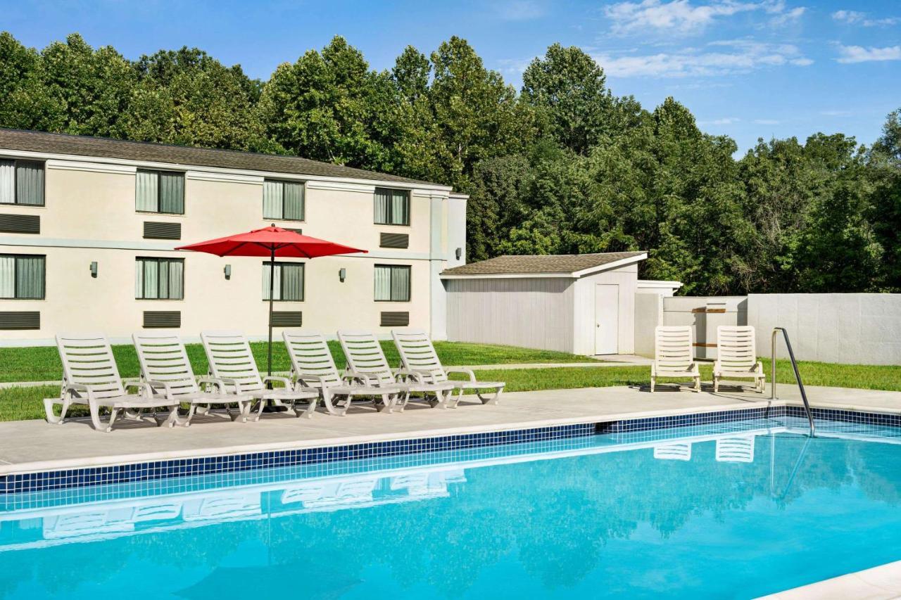 Ramada By Wyndham Allentown Bethlehem Екстериор снимка