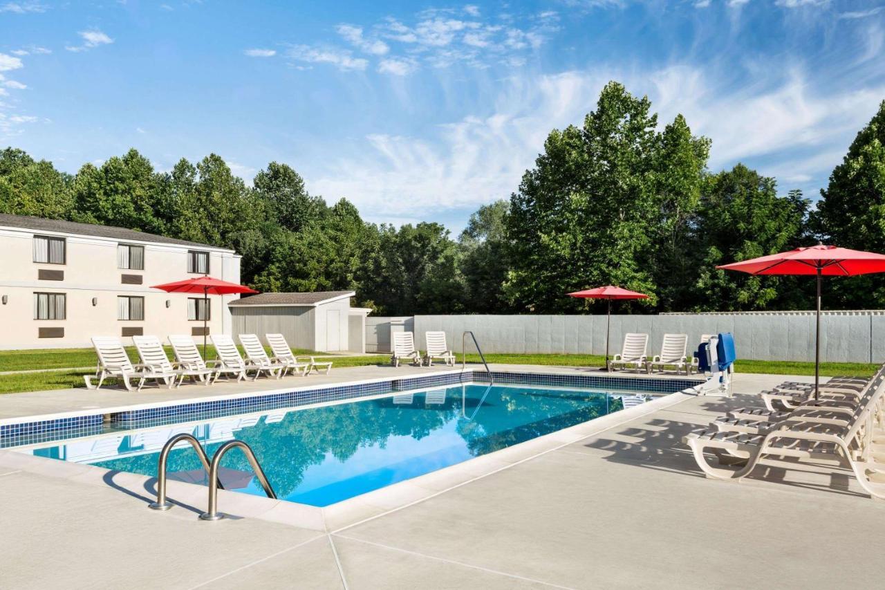 Ramada By Wyndham Allentown Bethlehem Екстериор снимка