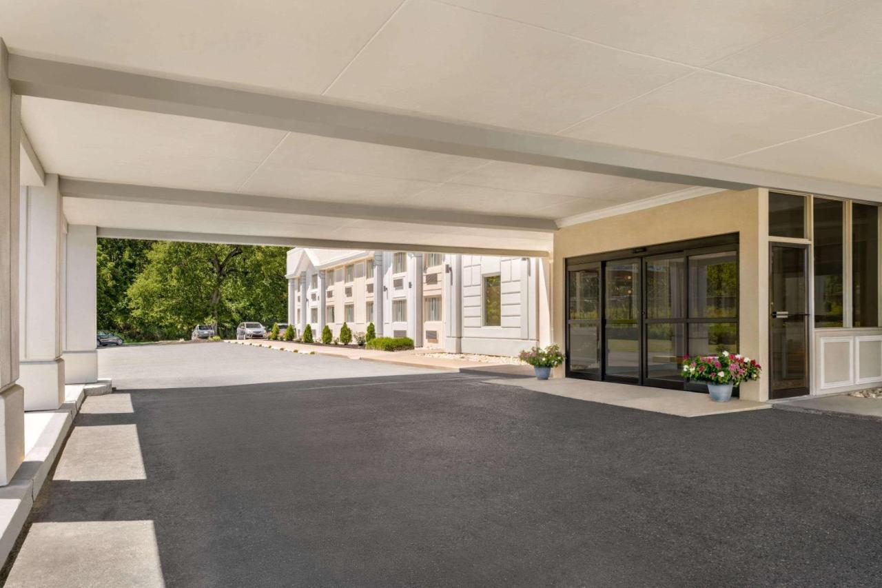 Ramada By Wyndham Allentown Bethlehem Екстериор снимка