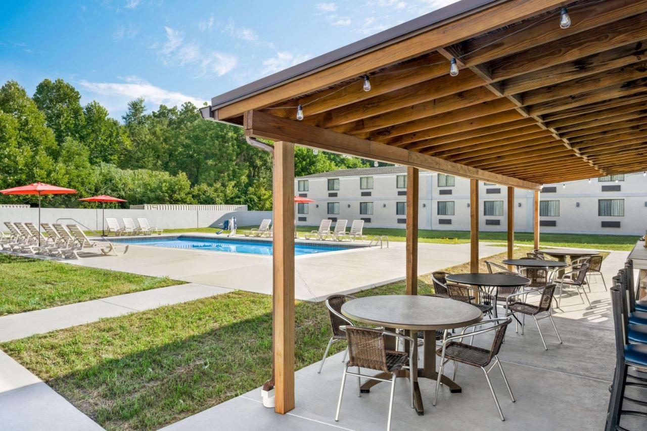 Ramada By Wyndham Allentown Bethlehem Екстериор снимка