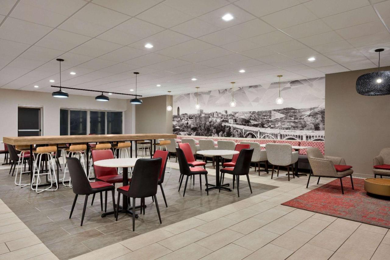Ramada By Wyndham Allentown Bethlehem Екстериор снимка