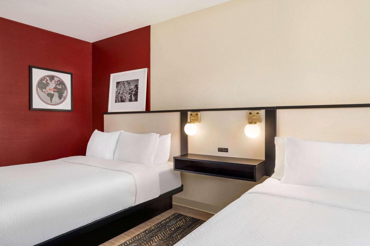 Ramada By Wyndham Allentown Bethlehem Екстериор снимка