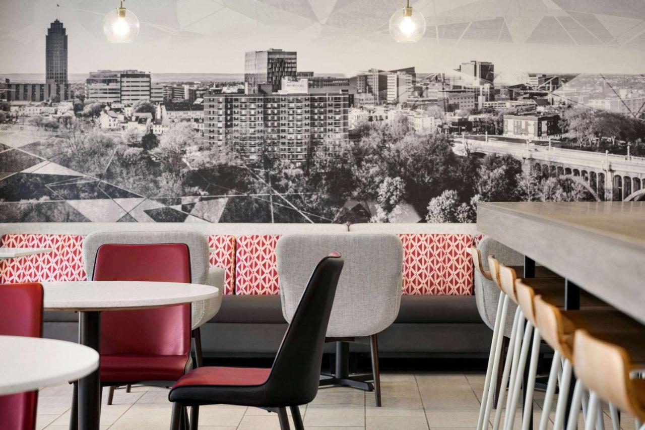 Ramada By Wyndham Allentown Bethlehem Екстериор снимка